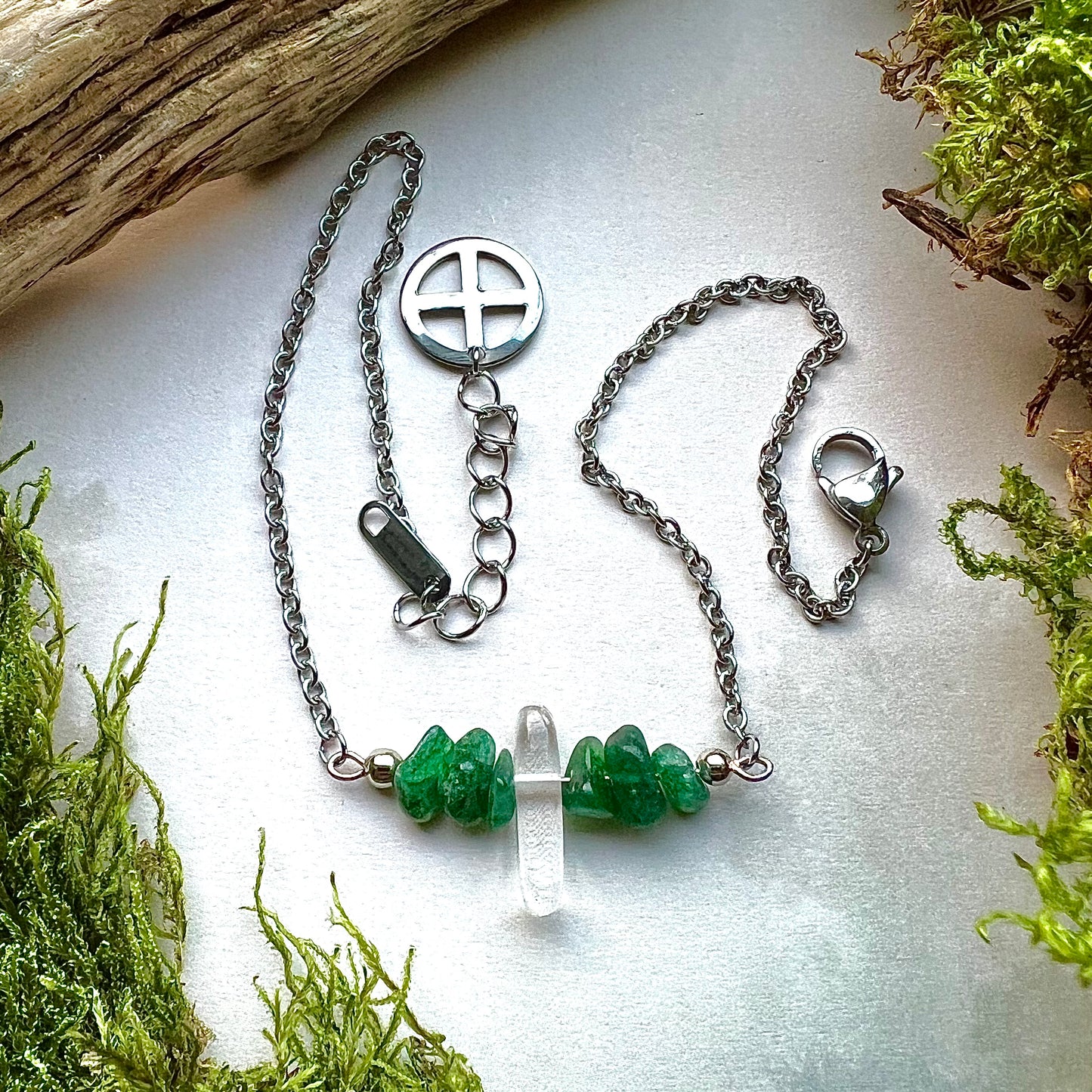 Vristlänk i rostfritt stål med grön jordgubbskvarts och bergkristall