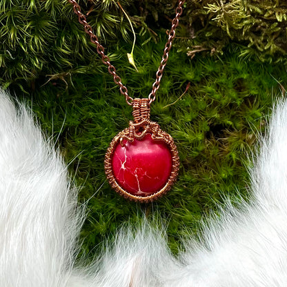 Necklace with red regalite/jasper and copper wire