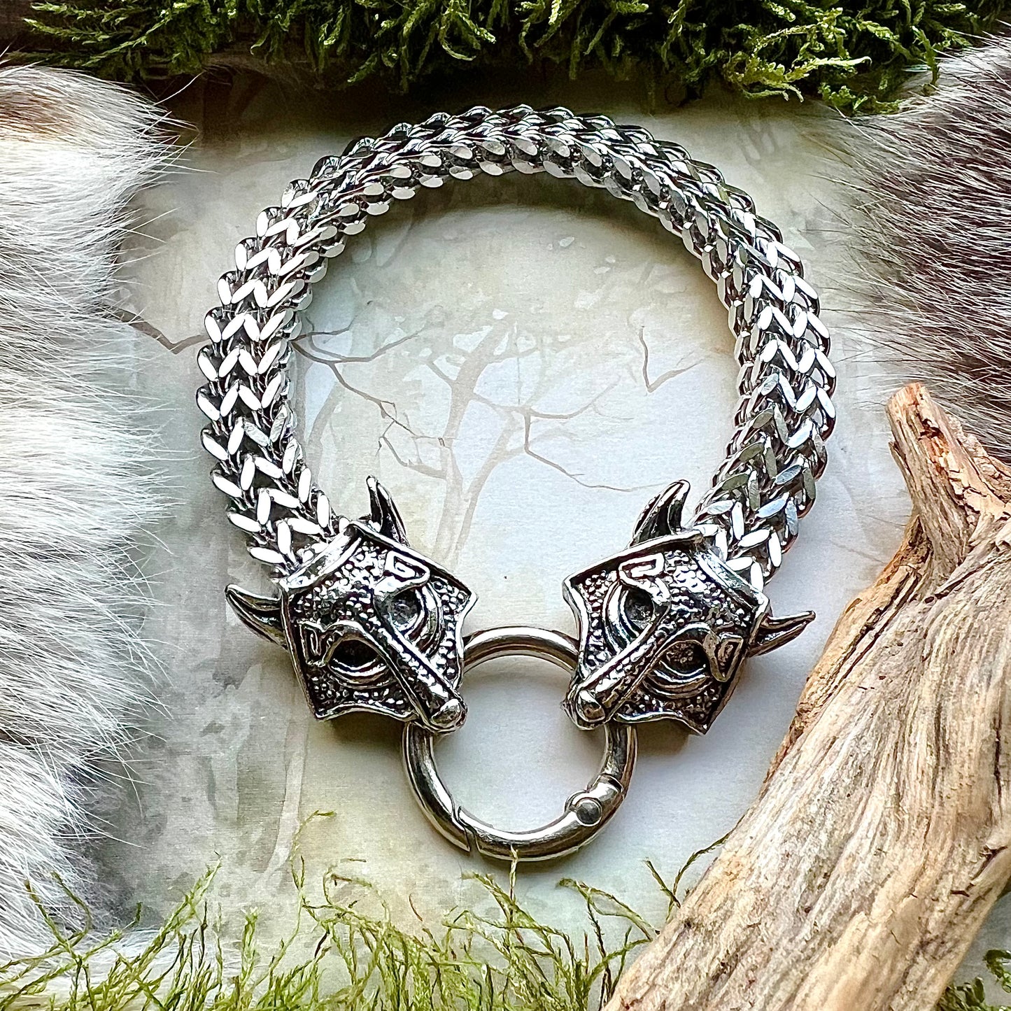 Vikingasmycke armband med dubbel kedja och Odens vargar Gere och Freke