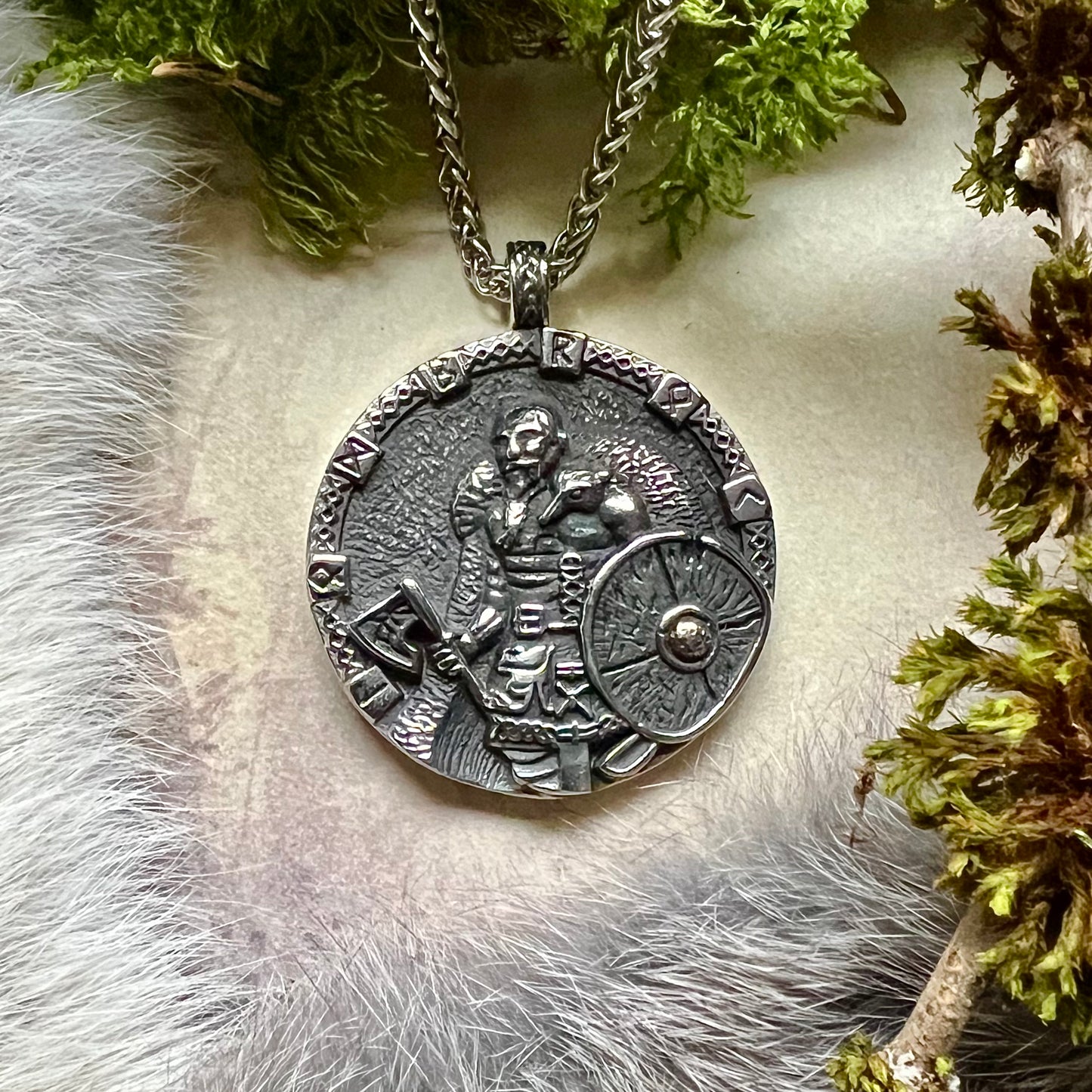 Halsband med Ragnar Lodbrok i rostfritt stål