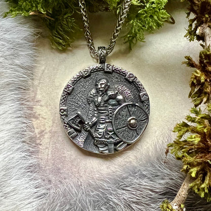 Halsband med Ragnar Lodbrok i rostfritt stål
