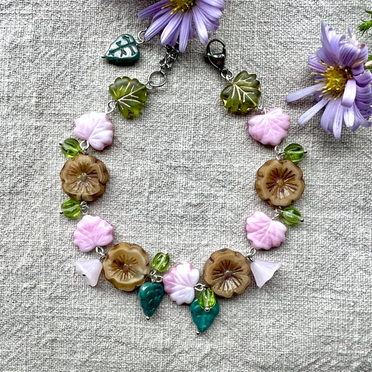 Bracelet "winter meadow" made of Czech pressed glass