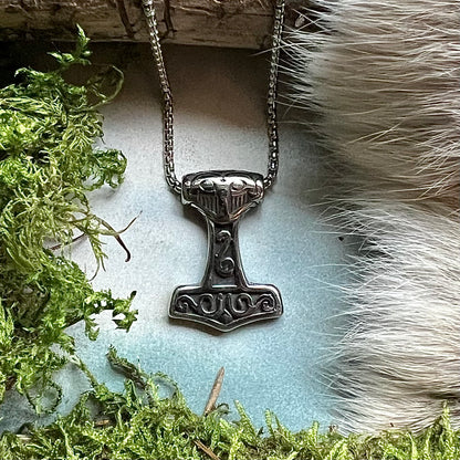 Halsband med dubbelsidig torshammare i rostfritt stål