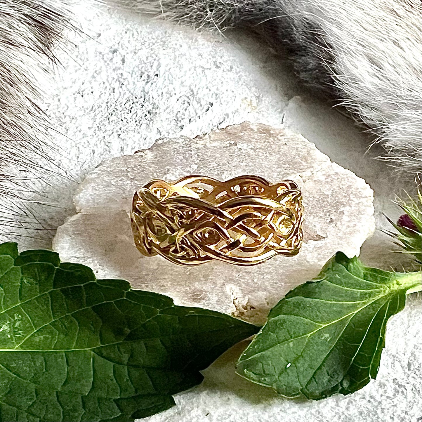 Ring - Celtic band in gold colored steel