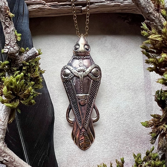 Vikingasmycke halsband med korp i brons