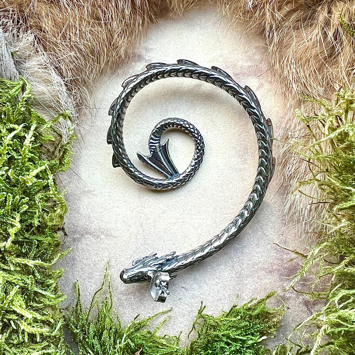 Vikingasmycke stiftörhänge med Midgårdsormen, höger