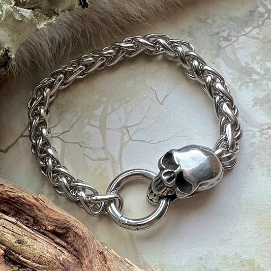 Armkedja av rostfritt stål med vetelänk och dödskallar