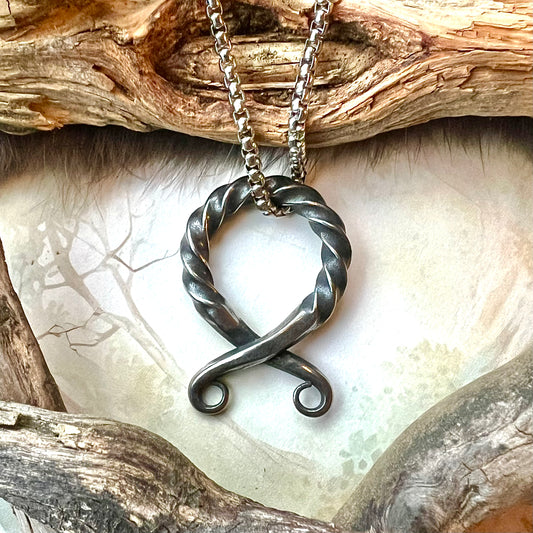 Halsband - Trollkors i svart, tvinnat stål