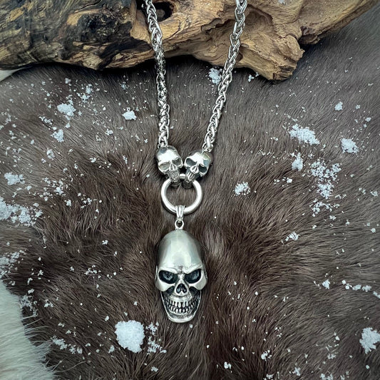 Steel necklace with skulls