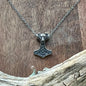 Vikingasmycke halsband med liten torshammare med varghuvud till barn