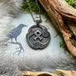 Vikingasmycke halsband med runan Odal på sköld