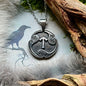 Vikingasmycke halsband med runan TiwaR på sköld